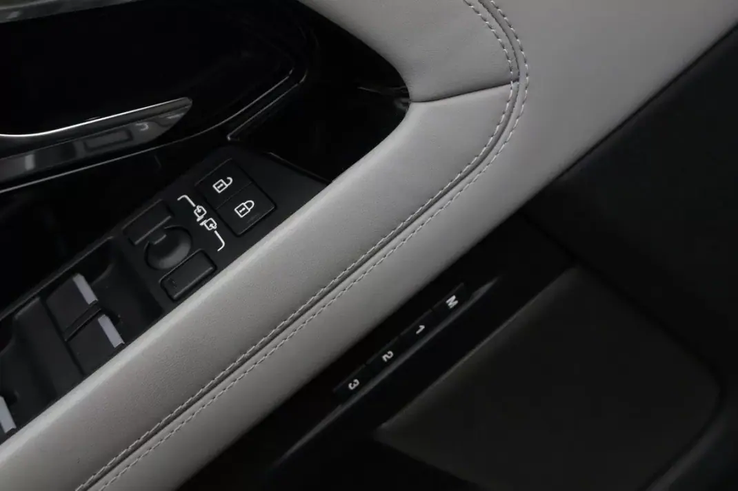 Land Rover Range Rover Evoque 2022 - 37980 EUR, 98941 km - AUTO.MOTO.pt - 98941km - foto 12 de 16