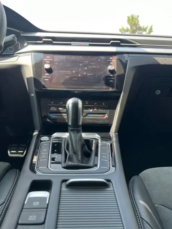 Volkswagen Arteon Shooting Brake 2021 - 27900 EUR, 89450 km - AUTO.MOTO.pt - 89450km - foto 31 de 43