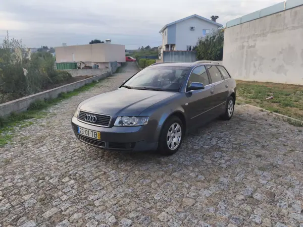 Audi A4 Avant Confortline 2002 Diesel — 398 846 km · Porto Audi A4 Avant 2002