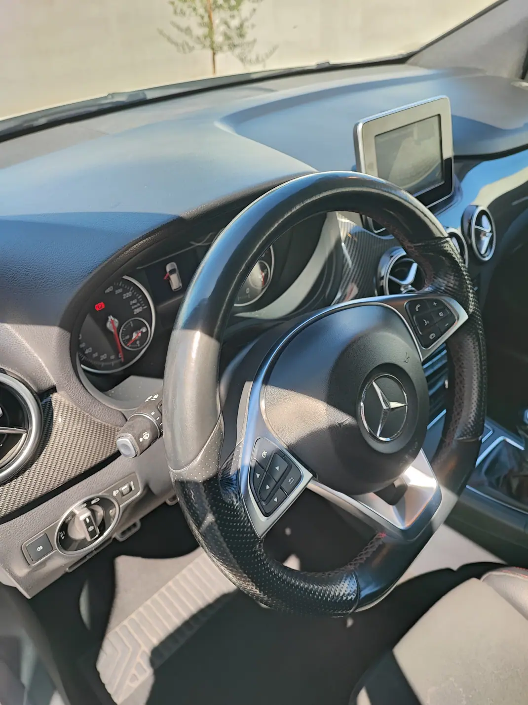 Mercedes-Benz B 180 2016 - 13500 EUR, 168000 km - 168000km - foto 4 de 14