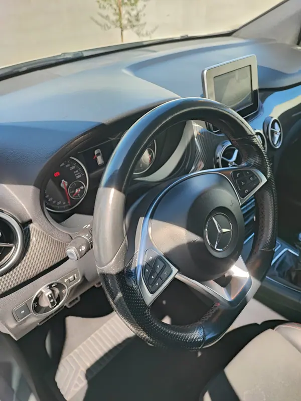 Mercedes-Benz B 180 2016 - 13500 EUR, 168000 km - 168000km - foto 4 de 14