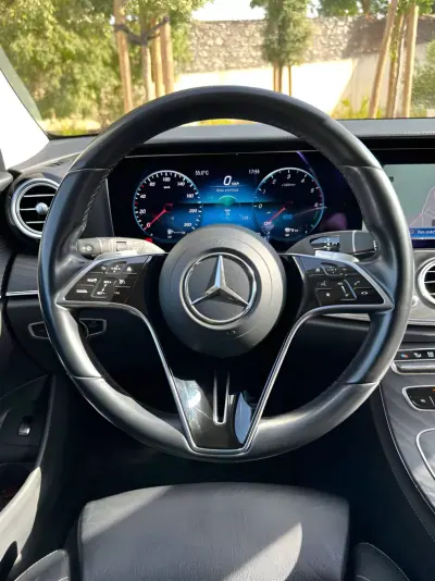 Mercedes-Benz E 300 2020 - 33900 EUR, 120000 km - AUTO.MOTO.pt - 120000km - foto 5 de 10