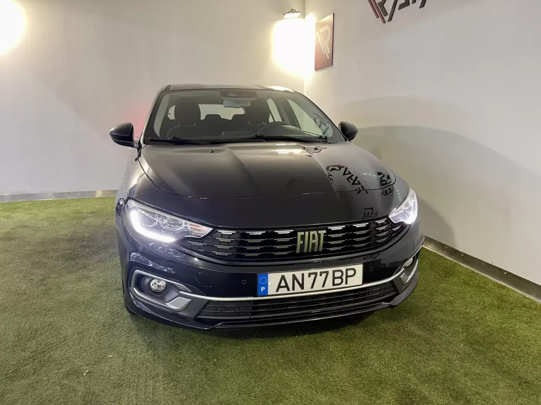 Fiat Tipo 2021 - 11700 EUR, 141000 km - AUTO.MOTO.pt - 141000km - foto 4 de 34