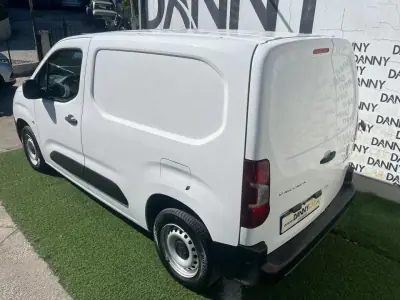 Peugeot Partner 2018 - 13900 EUR, 122450 km - 122450km - foto 9 de 11