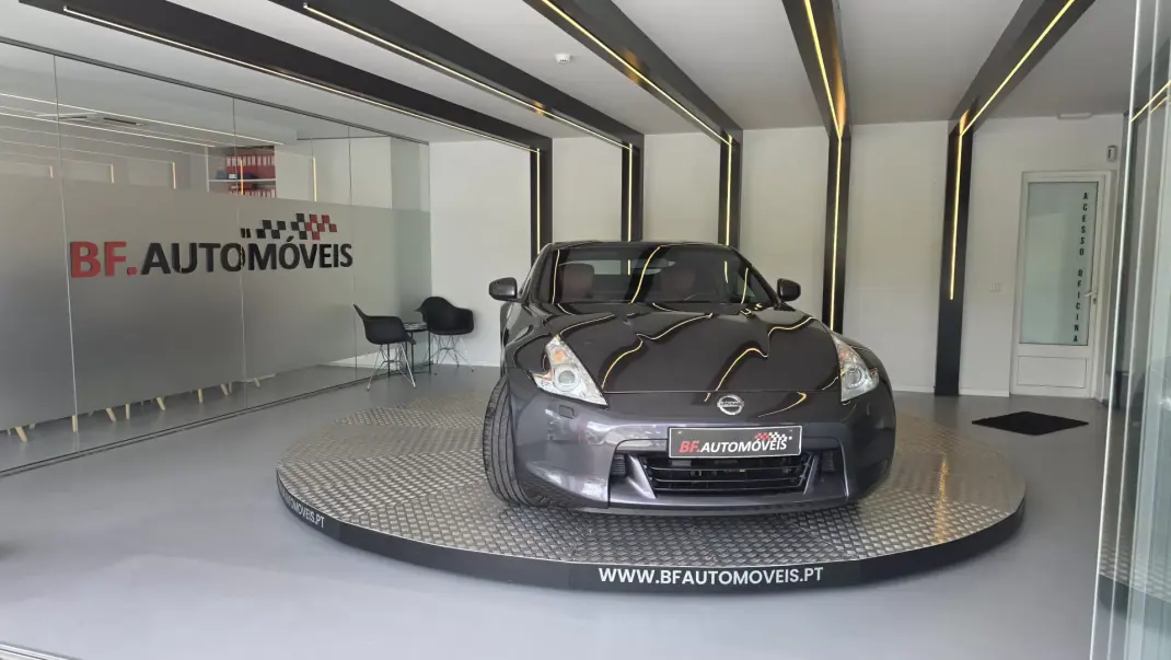 Nissan 370 Z 2010 - 39900 EUR, 111567 km - AUTO.MOTO.pt - 111567km - foto 9 de 62