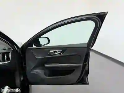 Volvo V60 2021 - 25990 EUR, 82125 km - AUTO.MOTO.pt - 82125km - foto 36 de 51