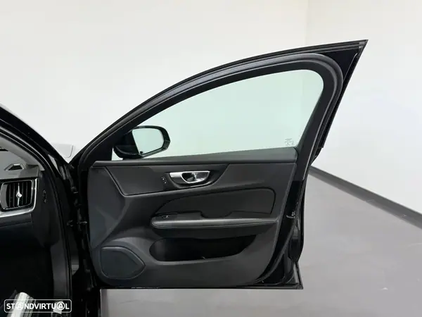 Volvo V60 2021 - 25990 EUR, 82125 km - AUTO.MOTO.pt - 82125km - foto 36 de 51