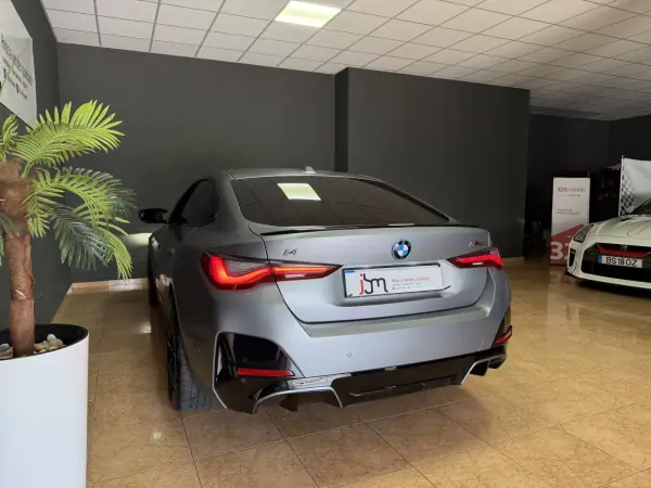 BMW i4 2022 - 49990 EUR, 33700 km - AUTO.MOTO.pt - 33700km - foto 6 de 19