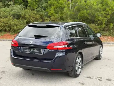 Peugeot 308 2020 - 13900 EUR, 100002 km - AUTO.MOTO.pt - 100002km - foto 6 de 21