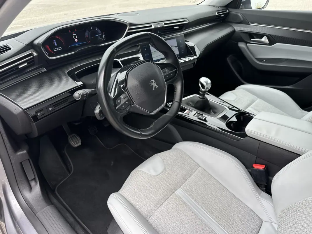 Peugeot 508 SW 2019 - 14490 EUR, 188000 km - 188000km - foto 12 de 22