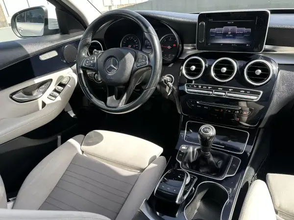 Mercedes-Benz C 180 2015 - 12900 EUR, 280000 km - AUTO.MOTO.pt - 280000km - foto 30 de 69