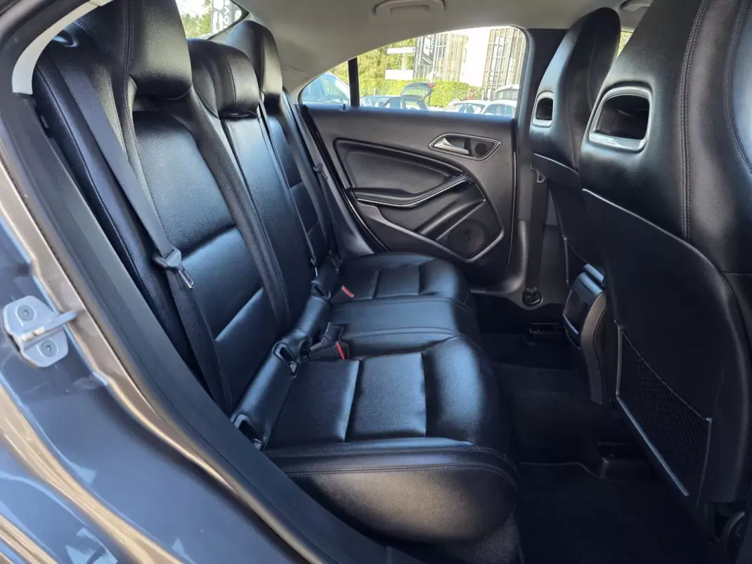 Mercedes-Benz CLA 180 2014 - 17990 EUR, 134000 km - AUTO.MOTO.pt - 134000km - foto 33 de 34