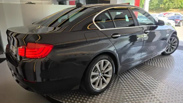 BMW 520 2011 - 10900 EUR, 370543 km - AUTO.MOTO.pt - 370543km - foto 19 de 54