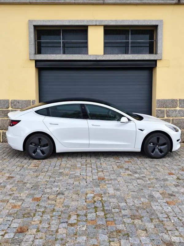 Tesla Model 3 2020 — foto 3 de 17