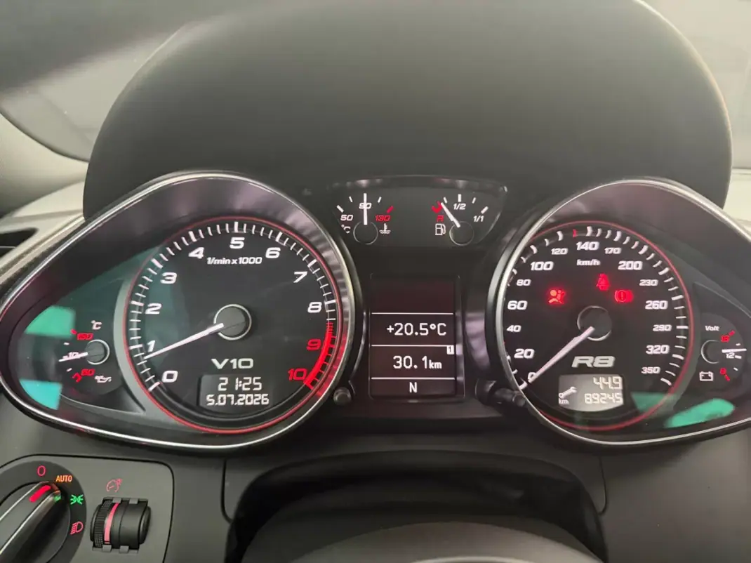 Audi R8 Spyder 2012 - 125000 EUR, 89245 km - 89245km - foto 22 de 44