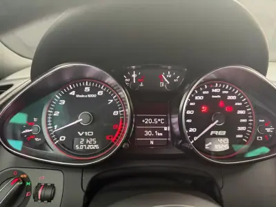 Audi R8 Spyder 2012 - 125000 EUR, 89245 km - AUTO.MOTO.pt - 89245km - foto 22 de 44