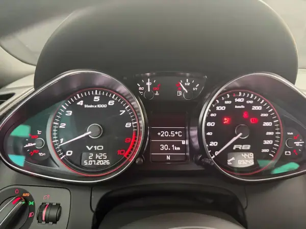 Audi R8 Spyder 2012 - 125000 EUR, 89245 km - AUTO.MOTO.pt - 89245km - foto 22 de 44