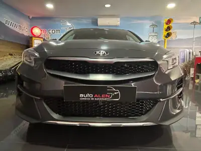 Kia XCeed 2020 - 14990 EUR, 162439 km - AUTO.MOTO.pt - 162439km - foto 2 de 19