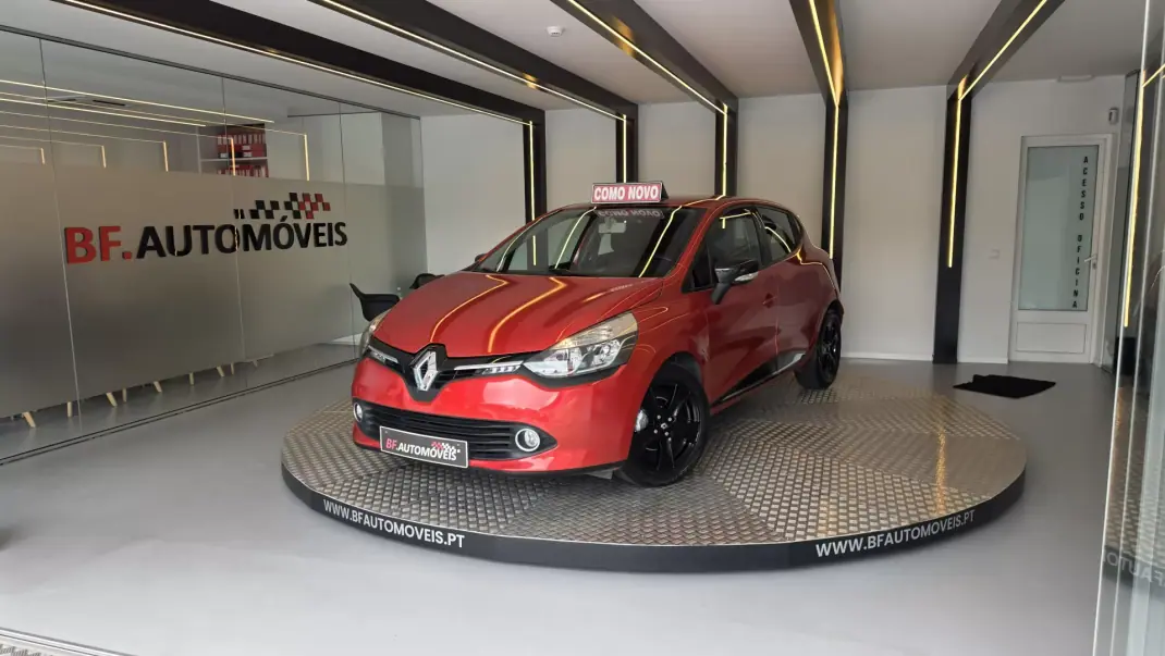 Renault Clio 2014 - 7900 EUR, 194340 km - AUTO.MOTO.pt - 194340km - foto 12 de 47