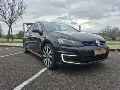 Volkswagen Golf 2016 - 15490 EUR, 211638 km - AUTO.MOTO.pt - 211638km - foto 11 de 28