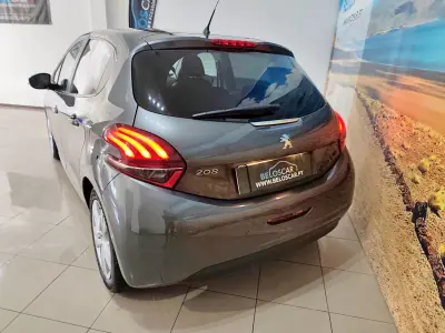 Peugeot 208 2018 - 9850 EUR, 48000 km - AUTO.MOTO.pt - 48000km - foto 7 de 23