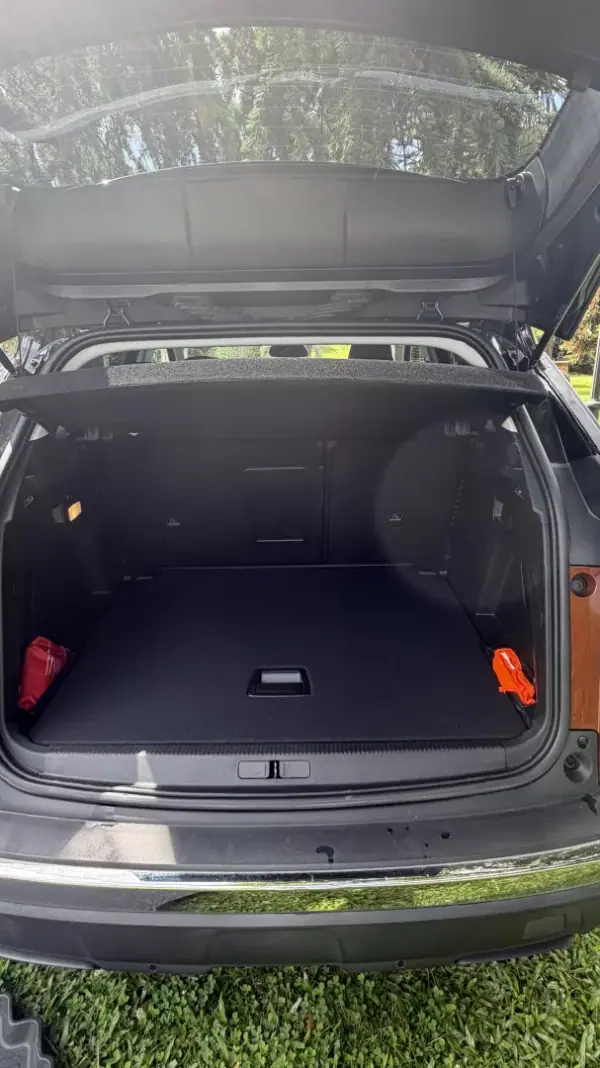 Peugeot 3008 2019 - 17990 EUR, 89000 km - AUTO.MOTO.pt - 89000km - foto 6 de 20
