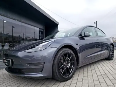 Tesla Model 3 2021 - 27500 EUR, 87000 km - AUTO.MOTO.pt - 87000km - foto 4 de 16