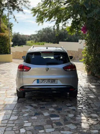 Renault Clio 2018 - 13500 EUR, 117730 km - AUTO.MOTO.pt - 117730km - foto 5 de 9
