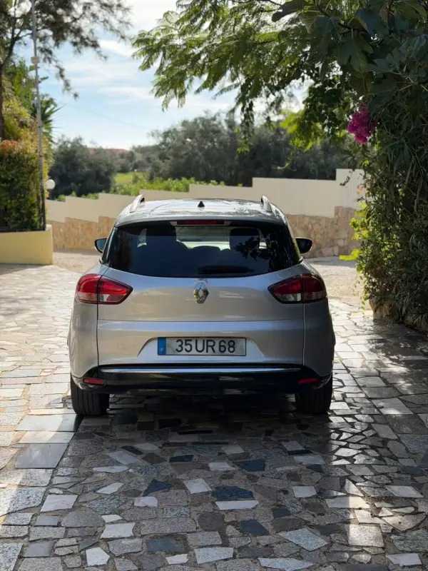 Renault Clio 2018 - 13500 EUR, 117730 km - AUTO.MOTO.pt - 117730km - foto 5 de 9