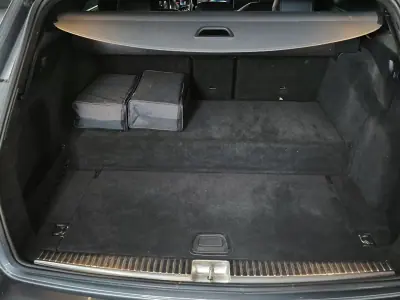 Mercedes-Benz E 300 2022 - 35950 EUR, 122245 km - AUTO.MOTO.pt - 122245km - foto 42 de 43