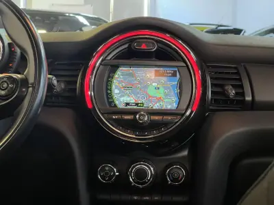 MINI 5 Portas 2016 - 13990 EUR, 95000 km - AUTO.MOTO.pt - 95000km - foto 17 de 41