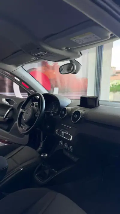 Audi A1 2018 - 14900 EUR, 132000 km - AUTO.MOTO.pt - 132000km - foto 8 de 10