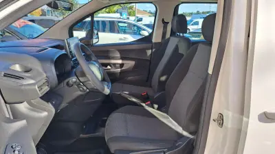 Toyota Proace City Verso 1.5D L1 Confort 2022 - 22900 EUR, 171567 km - AUTO.MOTO.pt - 171567km - foto 2 de 35