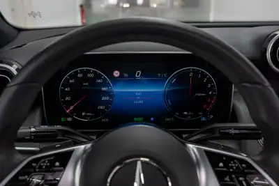 Mercedes-Benz GLC 300 2024 - 82500 EUR, 32500 km - AUTO.MOTO.pt - 32500km - foto 23 de 31