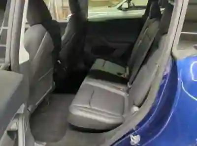 Tesla Model Y 2023 - 43490 EUR, 25000 km - AUTO.MOTO.pt - 25000km - foto 7 de 12