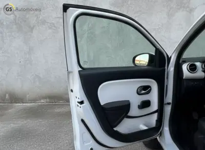 Renault Twingo 2017 - 7990 EUR, 130000 km - AUTO.MOTO.pt - 130000km - foto 8 de 9