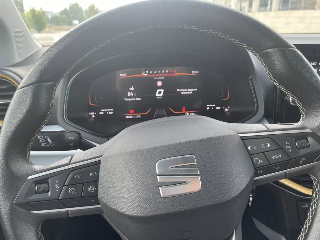 SEAT Arona 2024 - 19500 EUR, 28000 km - AUTO.MOTO.pt - 28000km - foto 9 de 14