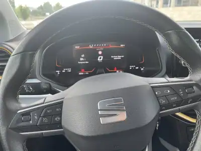 SEAT Arona 2024 - 19500 EUR, 28000 km - AUTO.MOTO.pt - 28000km - foto 9 de 14