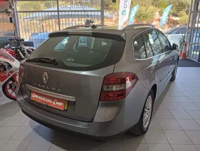 Renault Laguna Break 2011 - 8400 EUR, 224000 km - AUTO.MOTO.pt - 224000km - foto 3 de 15