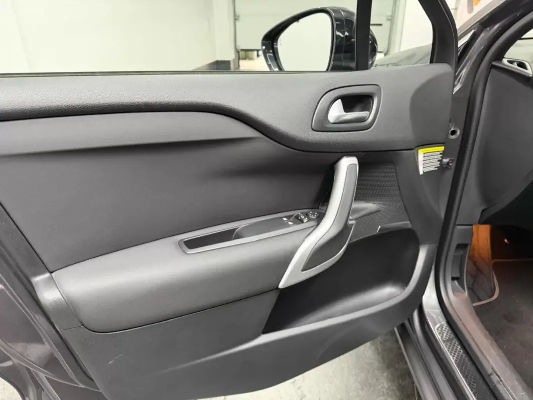 DS DS4 Crossback 2016 - 13990 EUR, 125000 km - AUTO.MOTO.pt - 125000km - foto 6 de 23