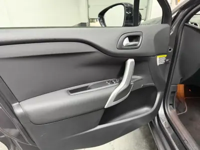 DS DS4 Crossback 2016 - 13990 EUR, 125000 km - AUTO.MOTO.pt - 125000km - foto 6 de 23