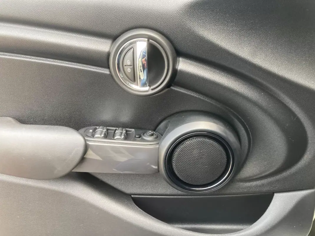 MINI One 2016 - 12990 EUR, 125600 km - AUTO.MOTO.pt - 125600km - foto 14 de 19