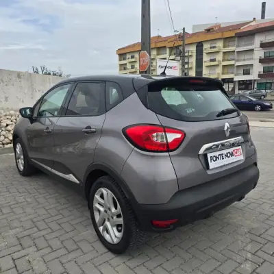 Renault Captur 2014 - 11750 EUR, 161870 km - foto 6 de 25