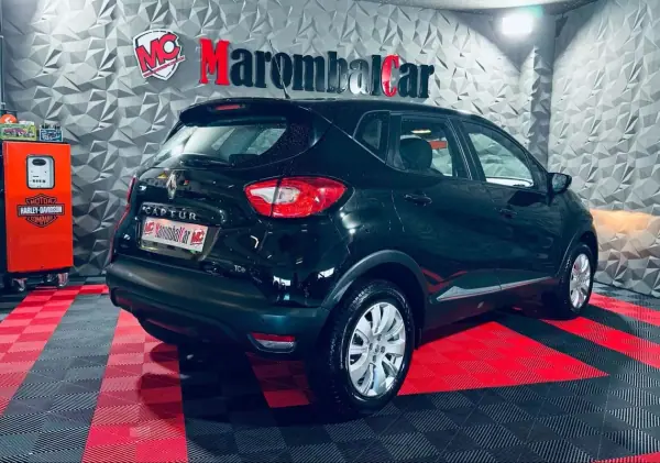 Renault Captur 2016 - 11990 EUR, 114588 km - AUTO.MOTO.pt - 114588km - foto 13 de 38