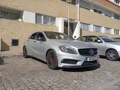 Mercedes-Benz A 45 AMG 2015 - 25500 EUR, 190000 km - foto 1 de 15