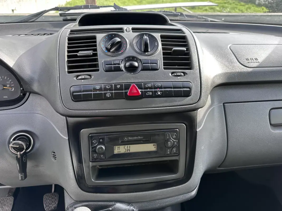 Mercedes-Benz VITO 111 CDI -LONGA 2005 - 6250 EUR, 400000 km - AUTO.MOTO.pt - 400000km - foto 19 de 25