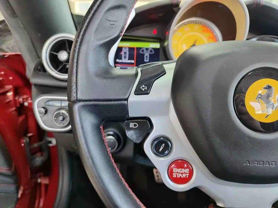 Ferrari California 2016 - 157000 EUR, 73000 km - AUTO.MOTO.pt - 73000km - foto 38 de 56