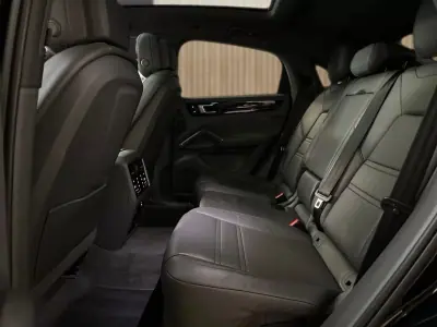 Porsche Cayenne Coupé 2020 - 68800 EUR, 146000 km - AUTO.MOTO.pt - 146000km - foto 11 de 20