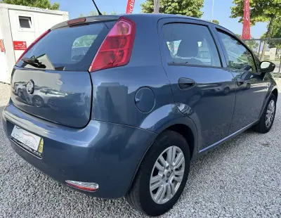 Fiat Punto 2018 - 8750 EUR, 84900 km - AUTO.MOTO.pt - 84900km - foto 3 de 11