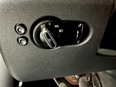 MINI One 2016 - 11900 EUR, 133000 km - AUTO.MOTO.pt - 133000km - foto 56 de 86